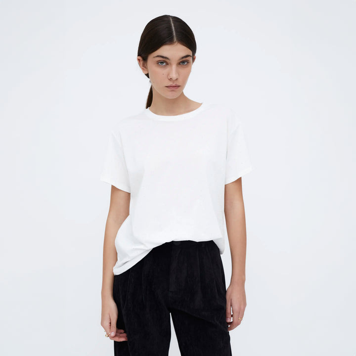 CAMISETA - Wild Pony,  Blanca con apliques plateados.