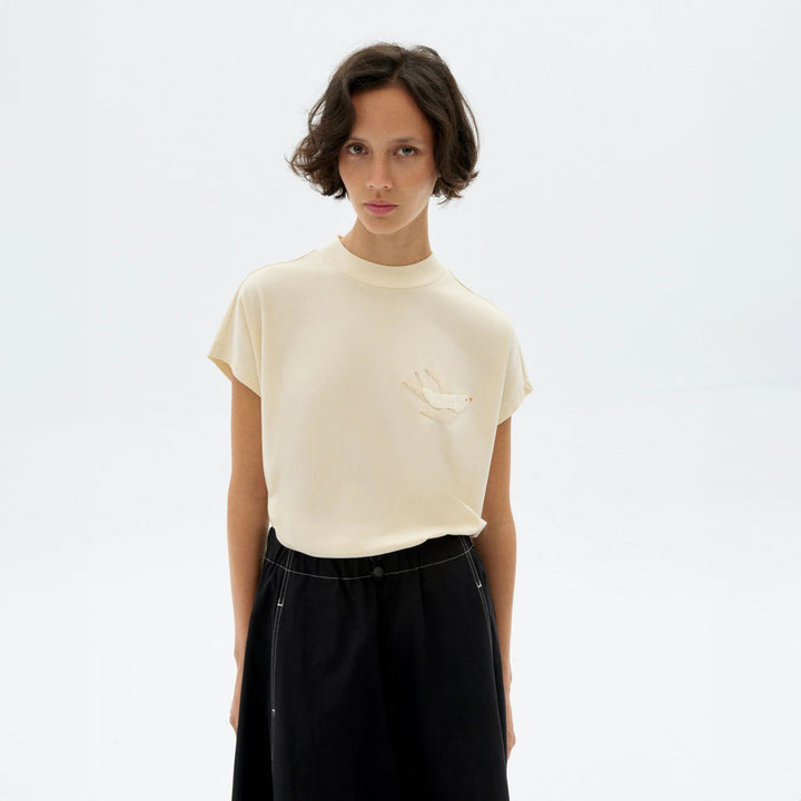 CAMISETA - Thinking Mu, Bordada a mano bird Volta