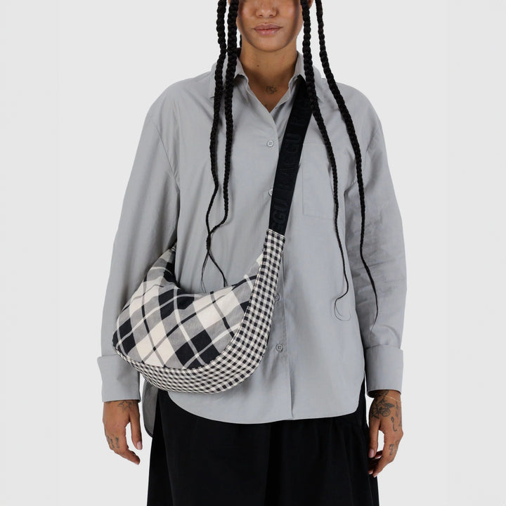 BOLSO - Baggu, Medium Nylon Crescent Bag Mixed Plaid