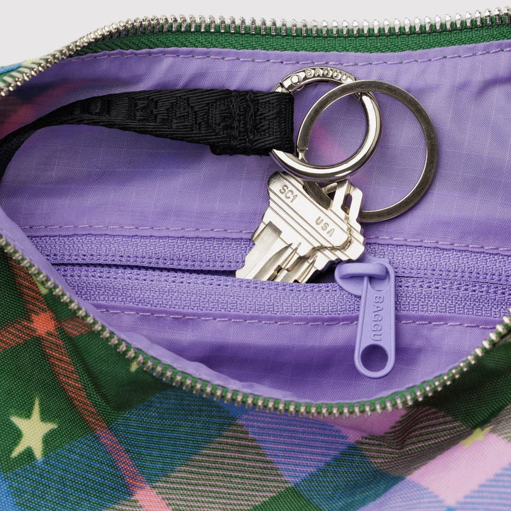 BOLSO - Baggu, Small Crescent Green Star Plaid