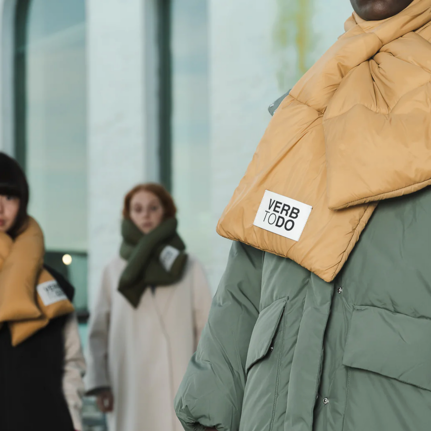 BUFANDA - VTD, Square Puffer Camel
