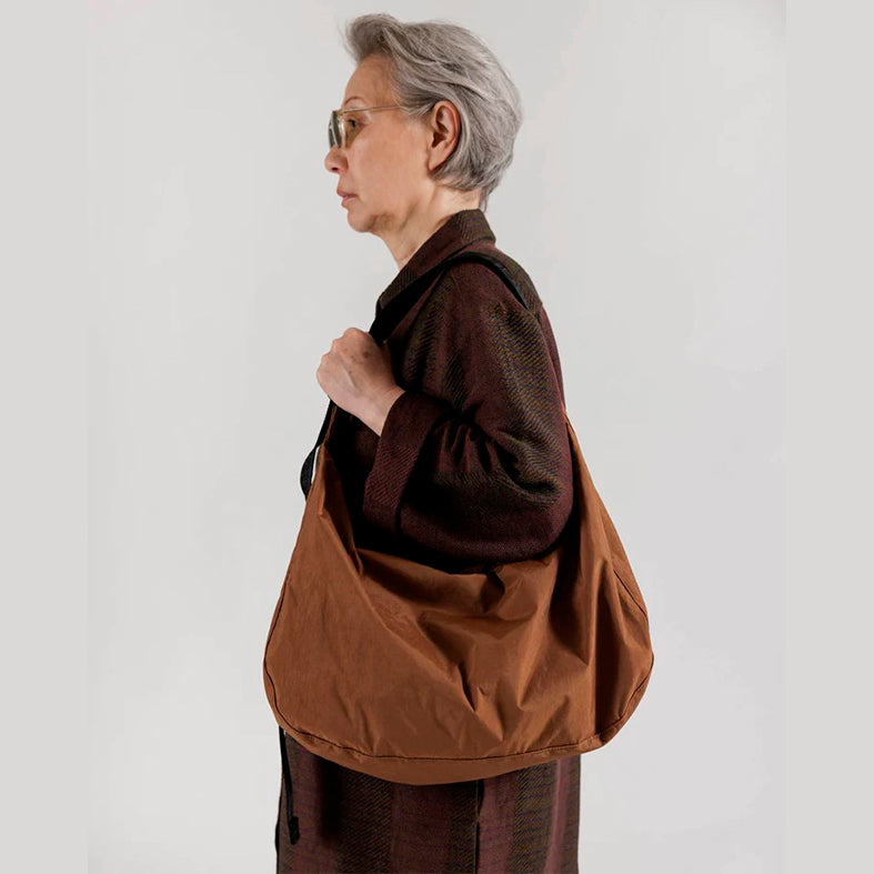 BOLSO - Baggu, Large Nylon Crescent Bag Brown