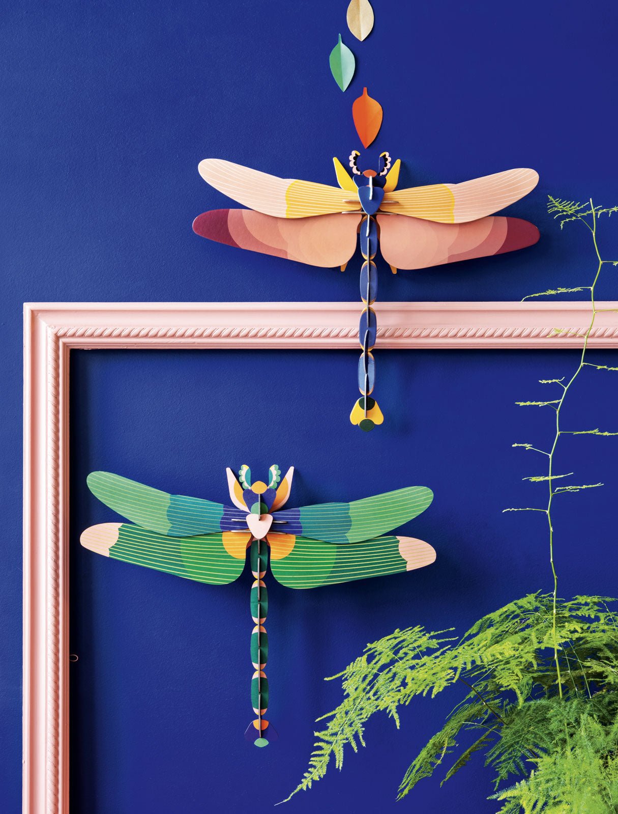 MAQUETA - Studio Roof, Green dragonfly