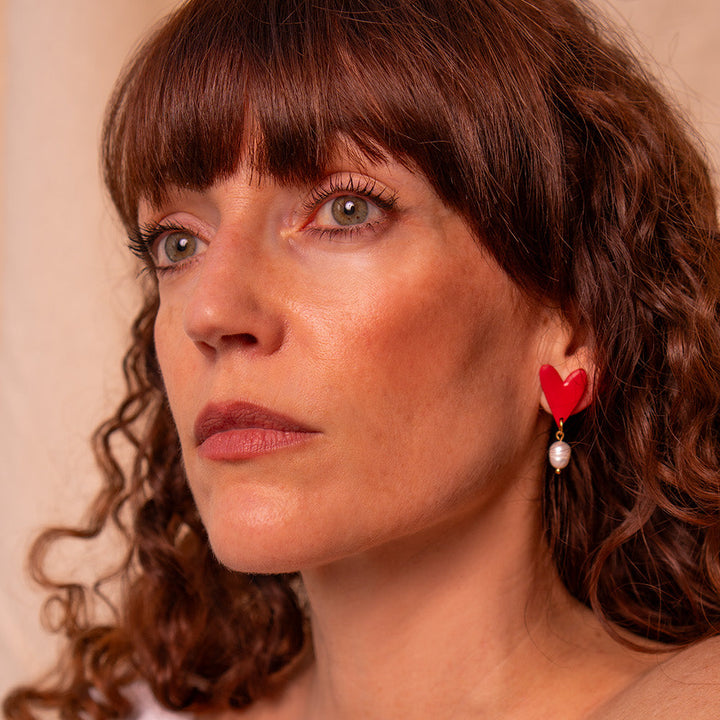 Pendientes Eva de Malea en rojo, detalle