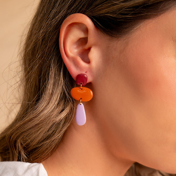 Pendientes Begoña de Malea en vino, naranja y lila, arcilla polimérica hecha a mano