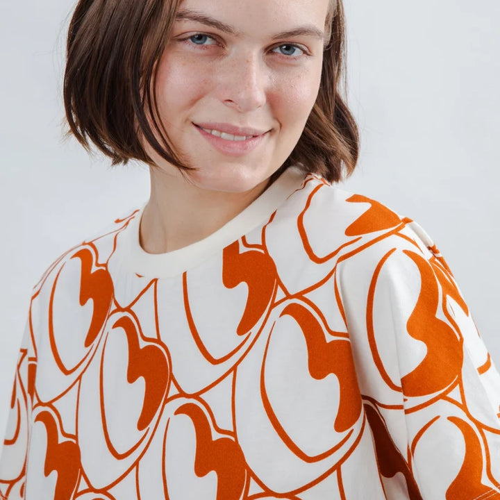 CAMISETA - Brava Fabrics, Oversize Bombon Allover Marrón