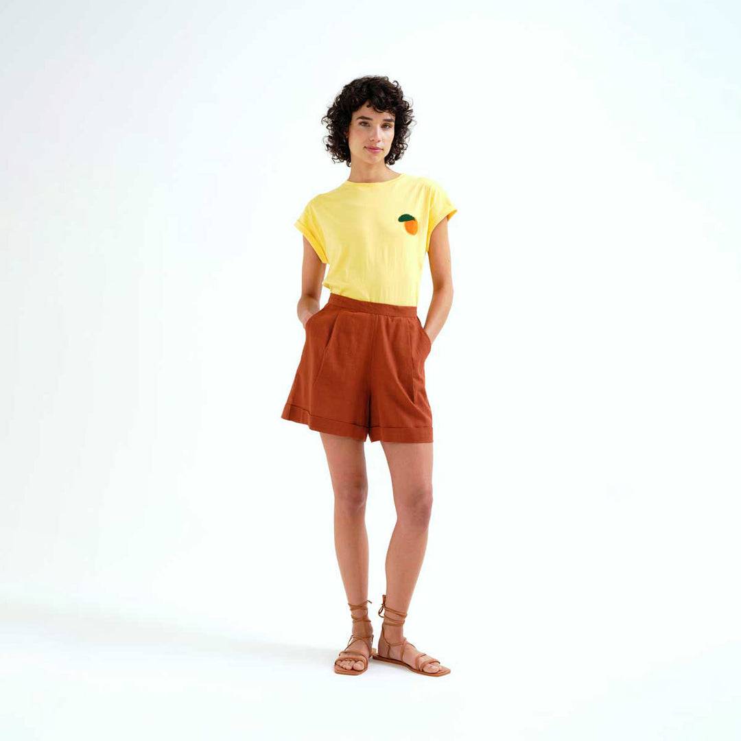 CAMISETA- Compañía Fantástica, Bordado de naranja