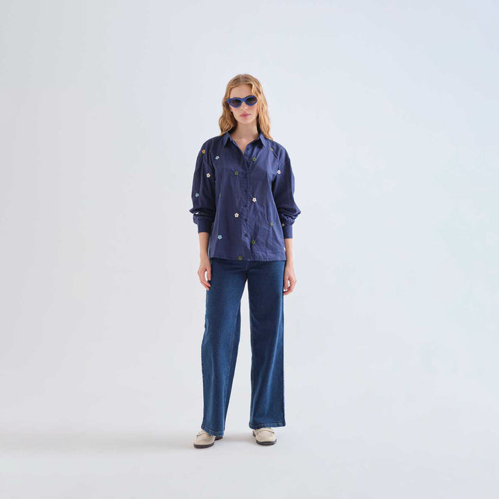 CAMISA - Compañía Fantástica, Algodón azul marino con bordado de flores