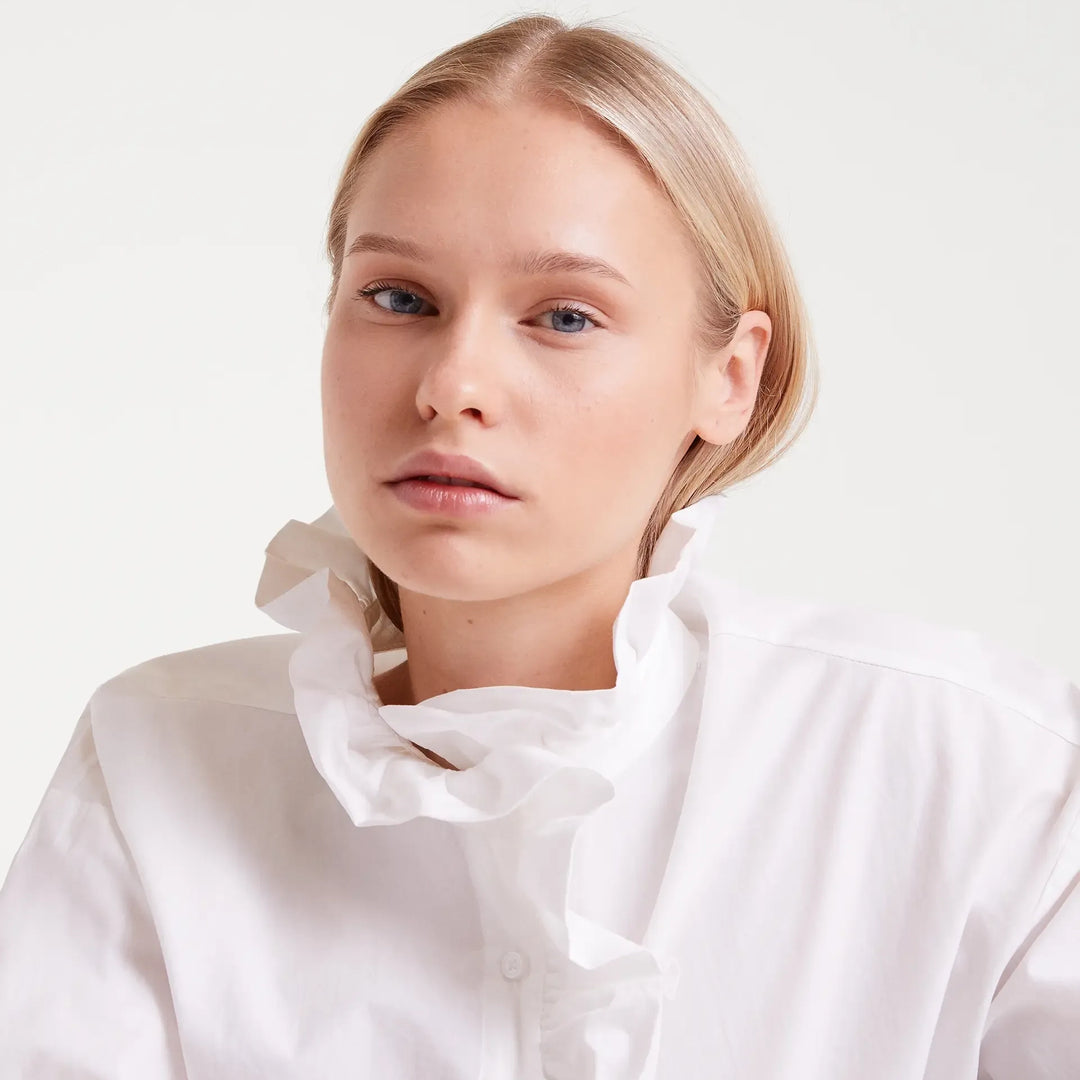 CAMISA - Compañía Fantástica, Volantes blanca