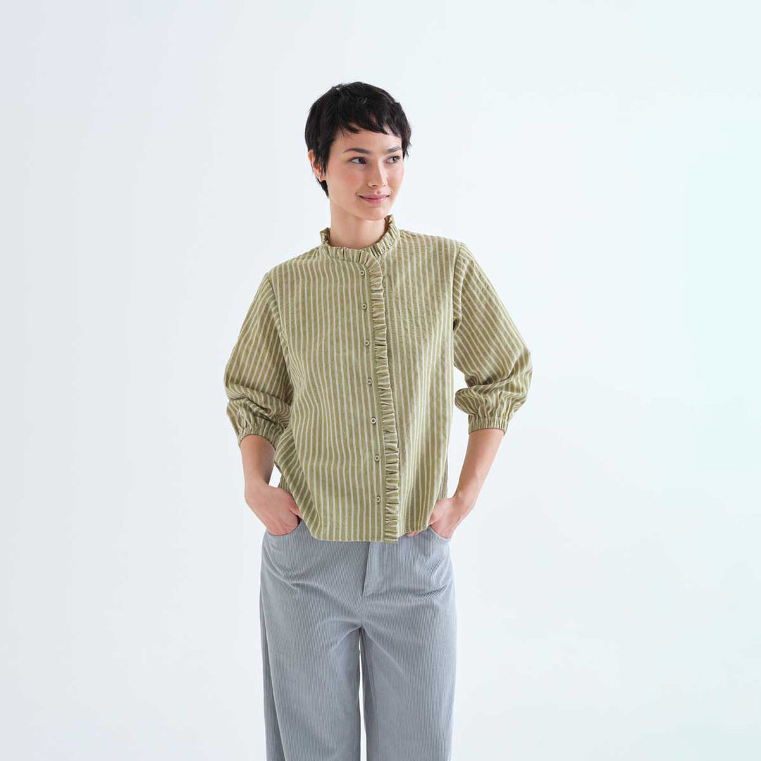 CAMISA - Compañía Fantástica, Rayas verde con detalle de volantes