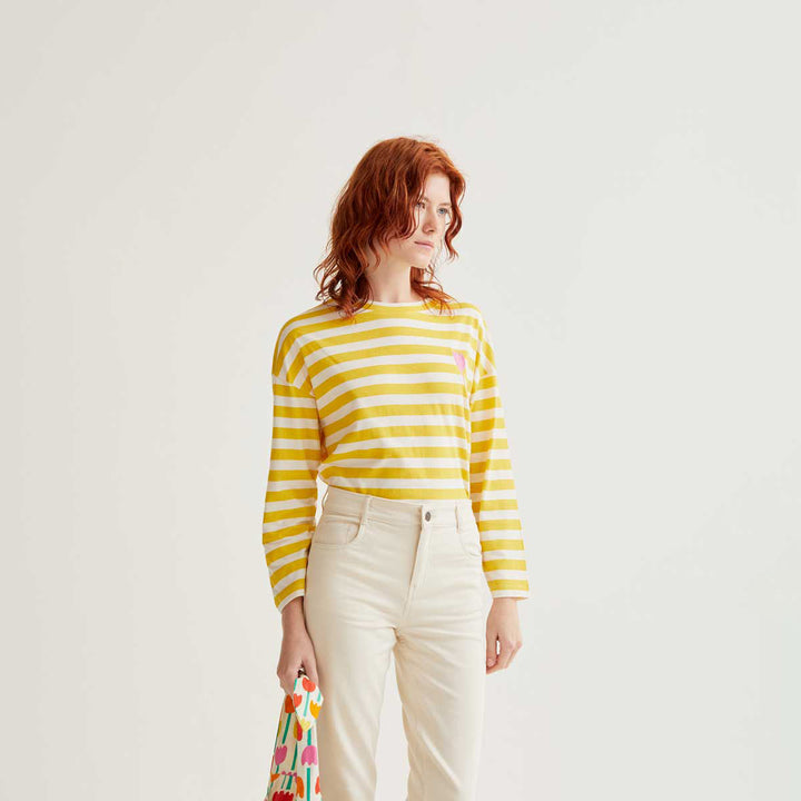 CAMISETA- Compañía Fantástica, Rayas amarillas con bordado de tulipán