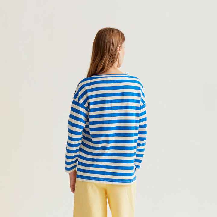 CAMISETA- Compañía Fantástica, Rayas azules con bordado de corazón