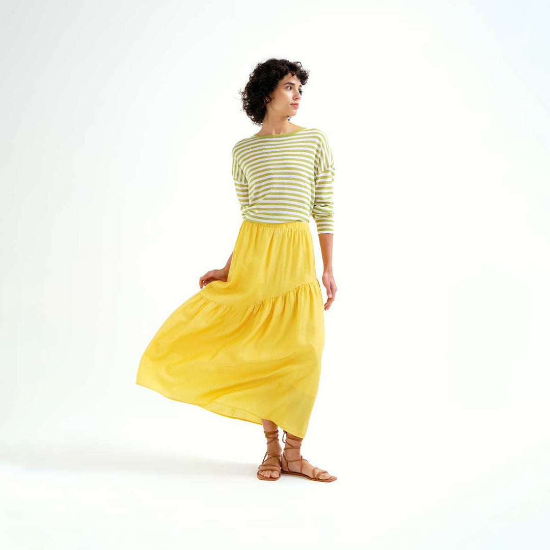FALDA - Compañía Fantástica, Larga amarilla con corte asimétrico