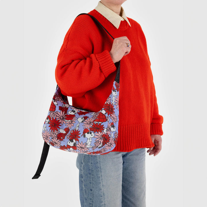 BOLSO - Baggu, Medium Nylon Crescent Bag Floral Snoopy