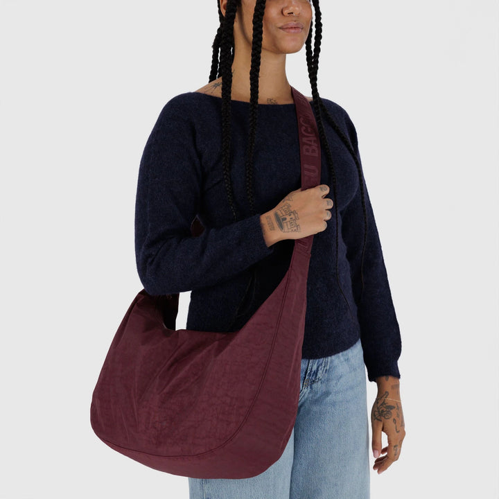 BOLSO - Baggu, Mahogany Large Nylon Crescent Bag