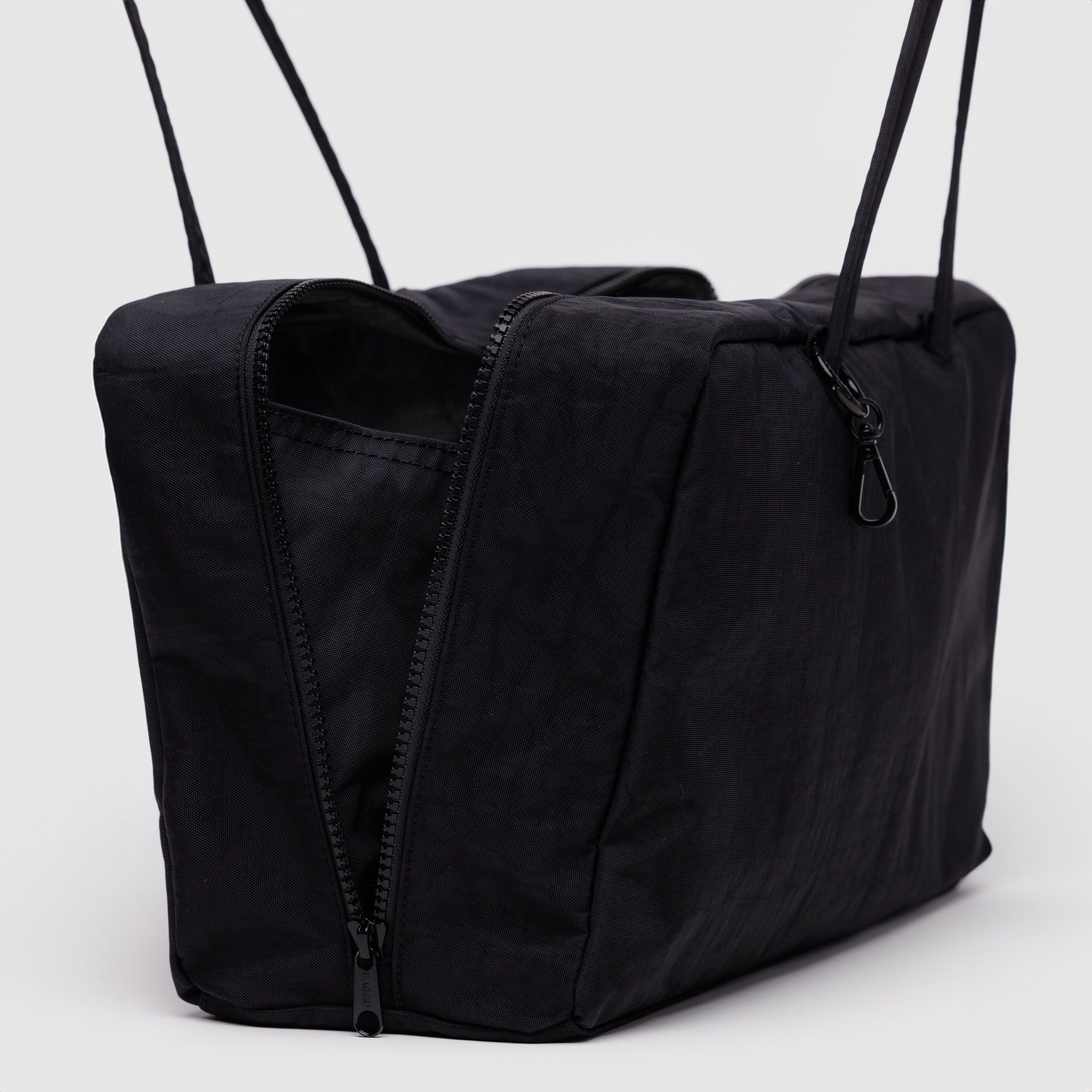 BOLSO - Baggu, Black Medium Nylon Bowler Bag – Amezkua Shop