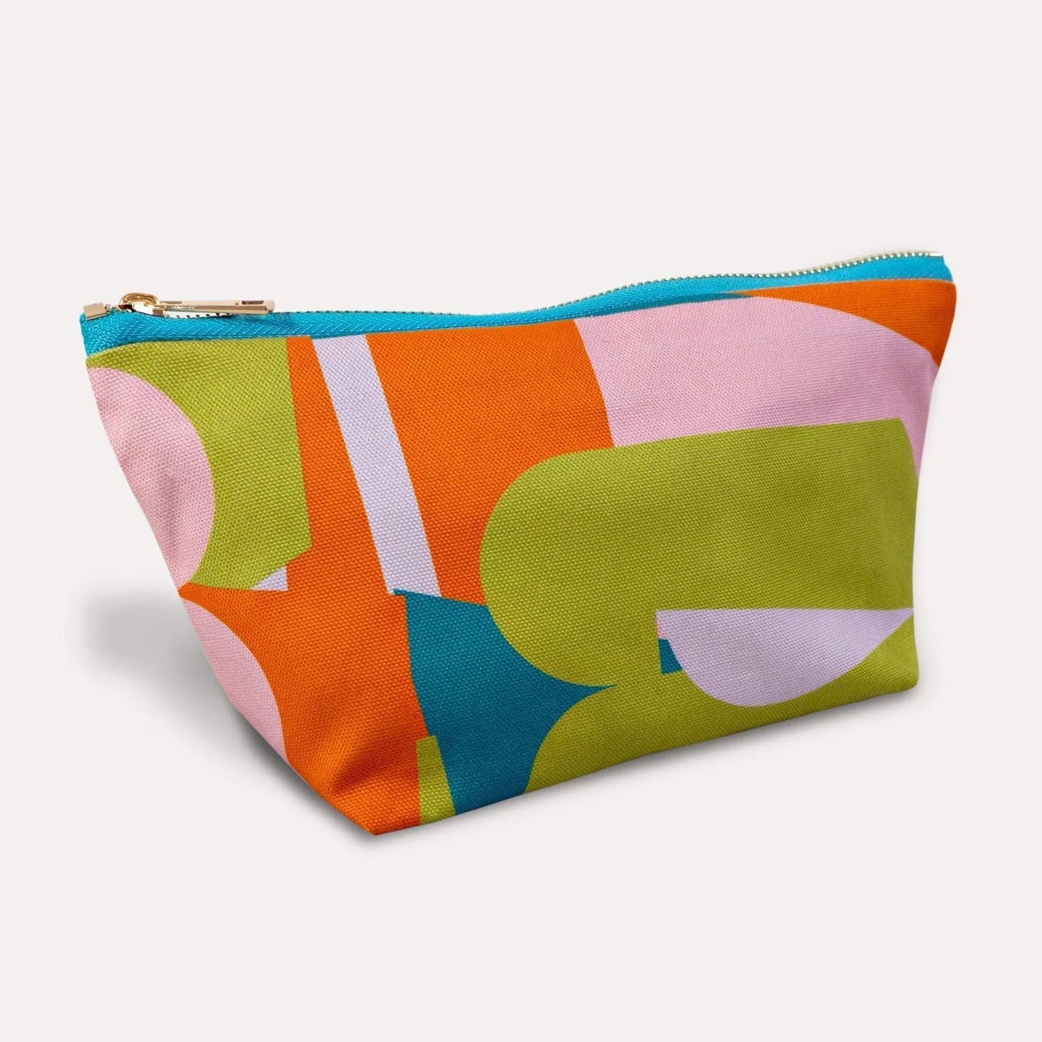 Immerse yourself completely in our world and discover everything that Amezkua has to offer.