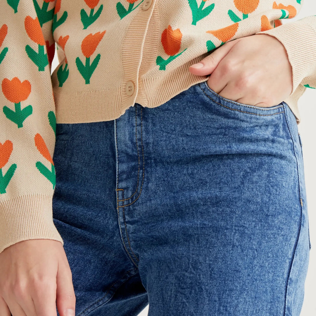 PANTALÓN - Compañía Fantástica, Vaquero azul con bajo raw-cut