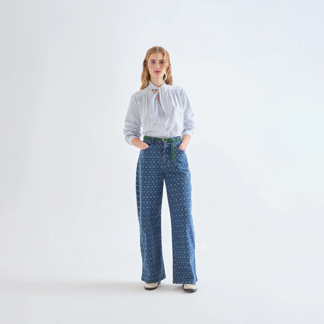 PANTALÓN - Compañía Fantástica, Vaquero con estampado de corazones