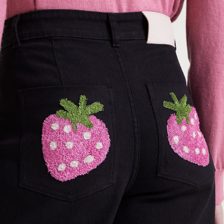 PANTALÓN - Compañía Fantástica, Vaquero con bordado de fresa.