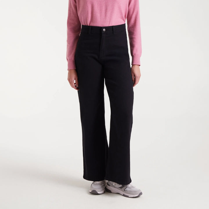 PANTALÓN - Compañía Fantástica, Vaquero con bordado de fresa.
