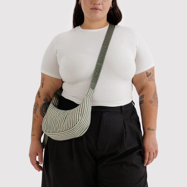 BOLSO - Baggu, Sage Stripe Small Nylon Crescent Bag