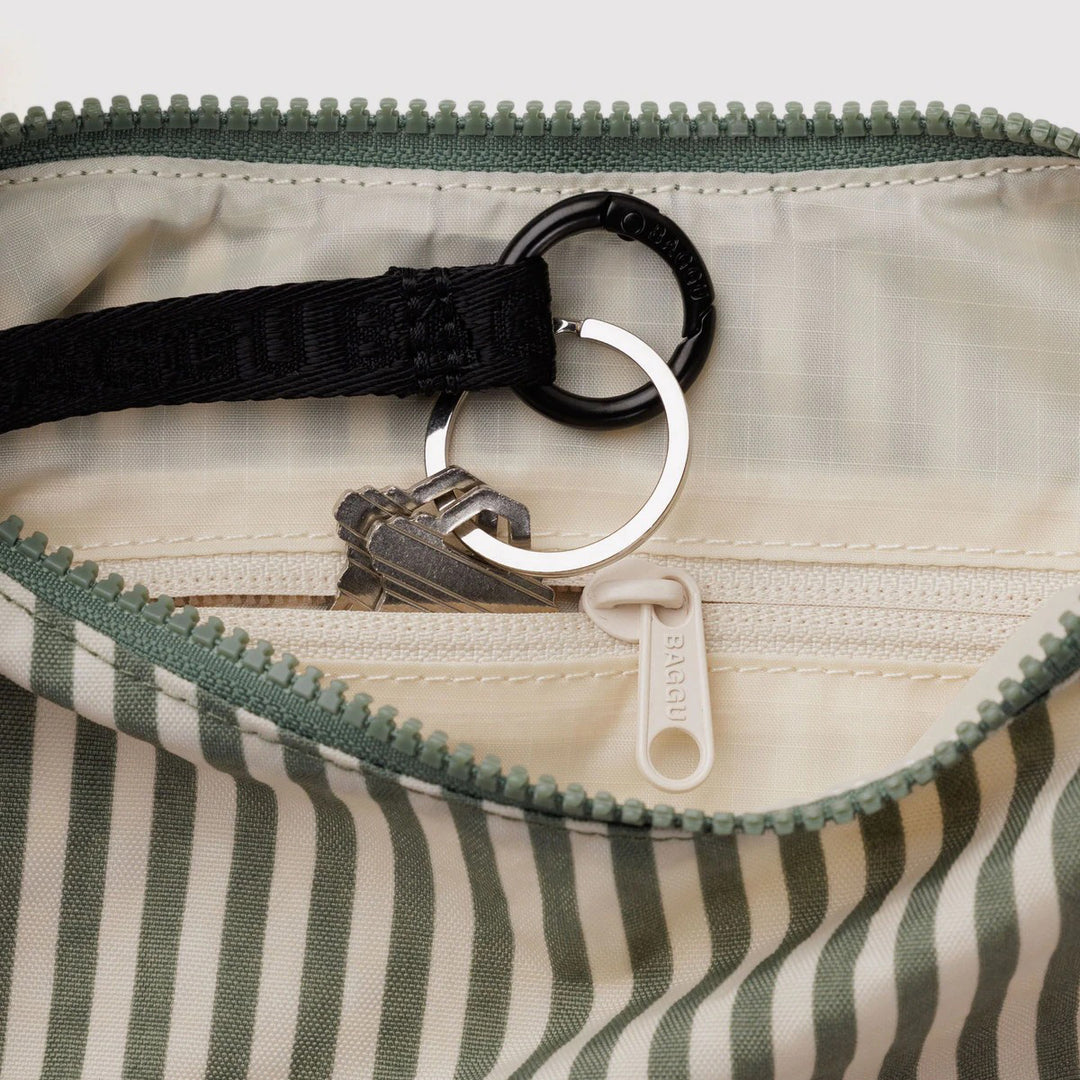 BOLSO - Baggu, Sage Stripe Small Nylon Crescent Bag