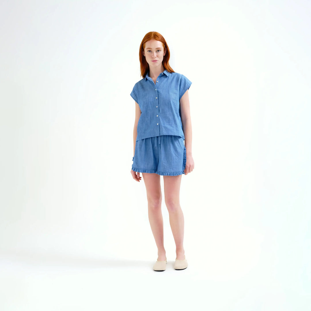 SHORTS - Compañía Fantástica, Chambray azul claro 100% algodón