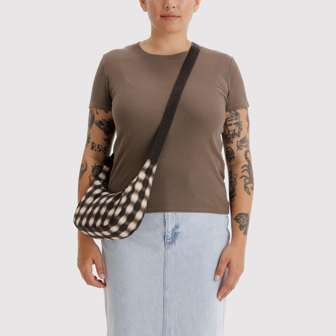 BOLSO - Baggu, Blurred Gingham Brown Small Nylon Crescent Bag