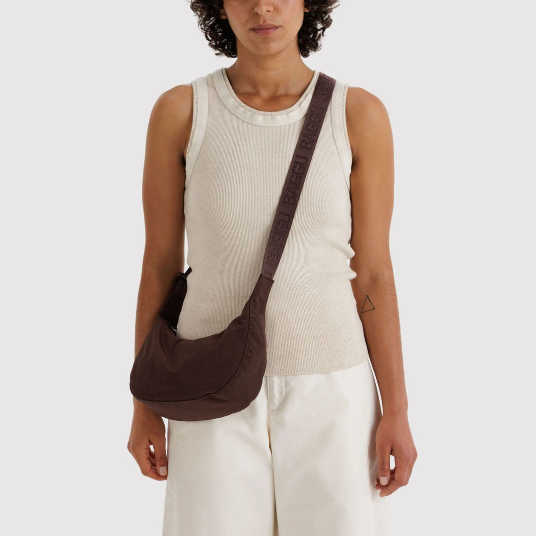 BOLSO - Baggu, Coffee Small Nylon Crescent Bag