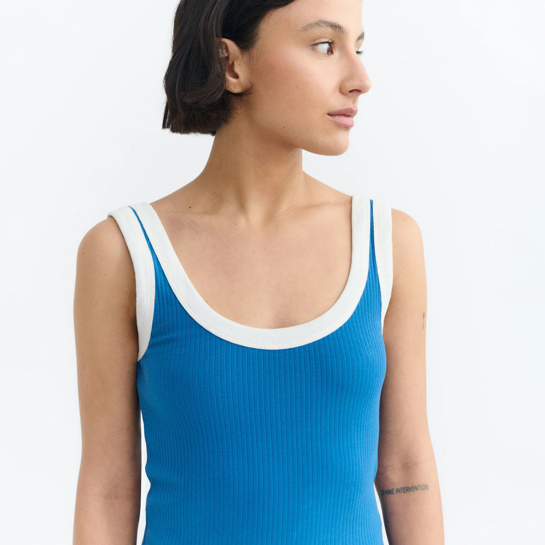 TOP - Thinking Mu, Julia rib azul contraste blanco