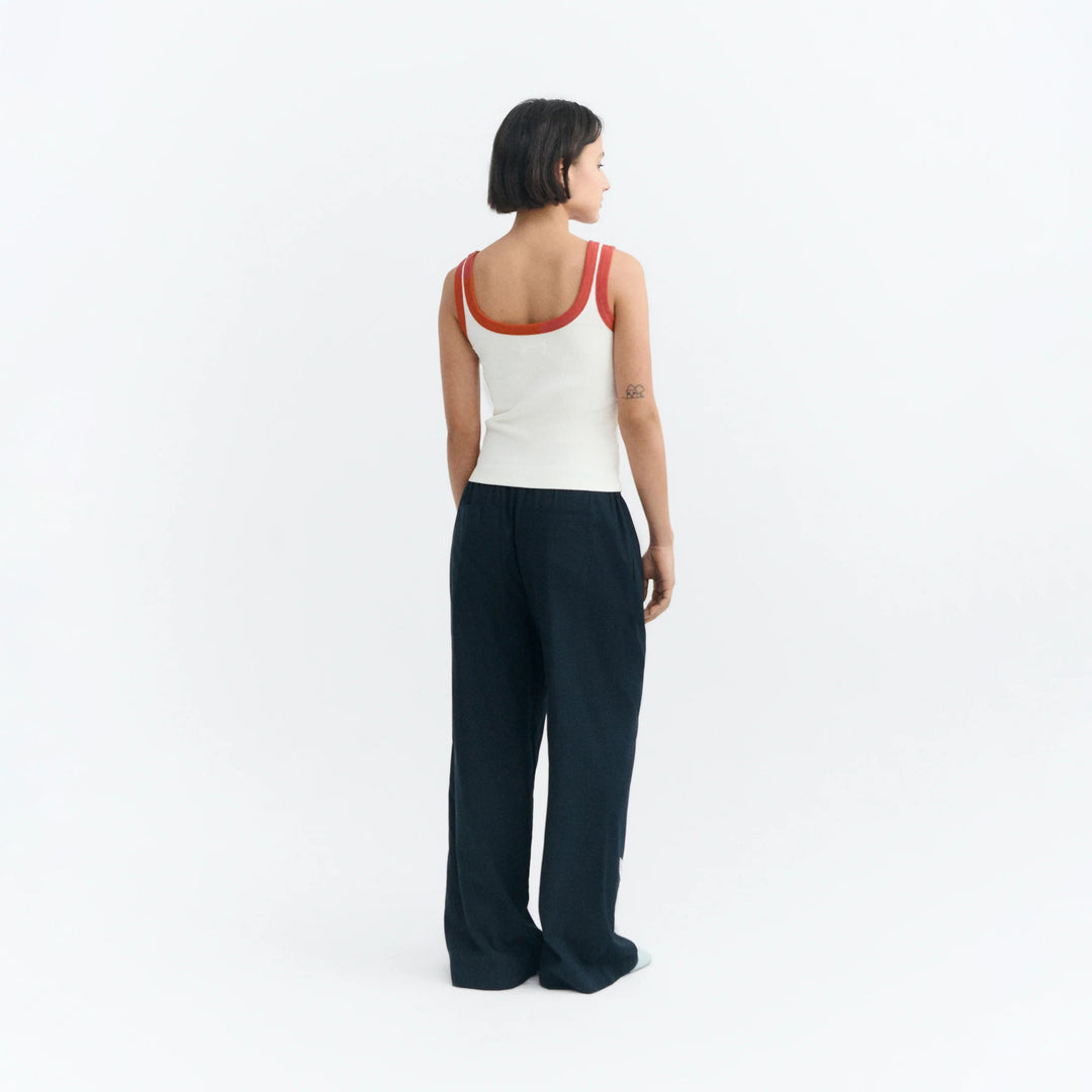 TOP - Thinking Mu, Julia rib blanco contraste rojo