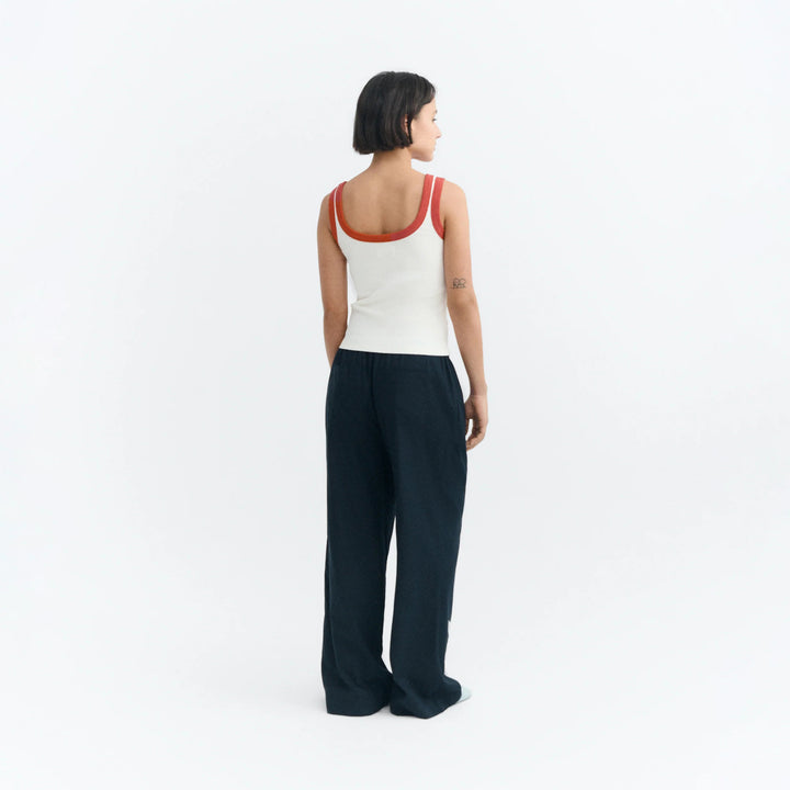 TOP - Thinking Mu, Julia rib blanco contraste rojo