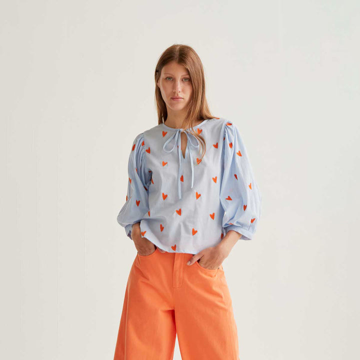 BLUSA - Compañía Fantástica, Bordado de corazones