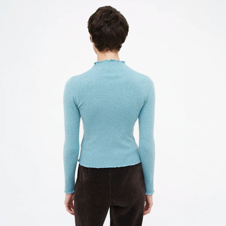 TOP - Wild Pony, Cuello perkins canalé azul.