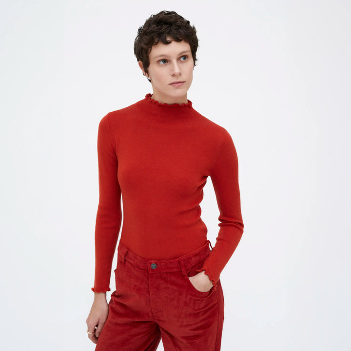 TOP - Wild Pony, Cuello perkins canalé rojo.