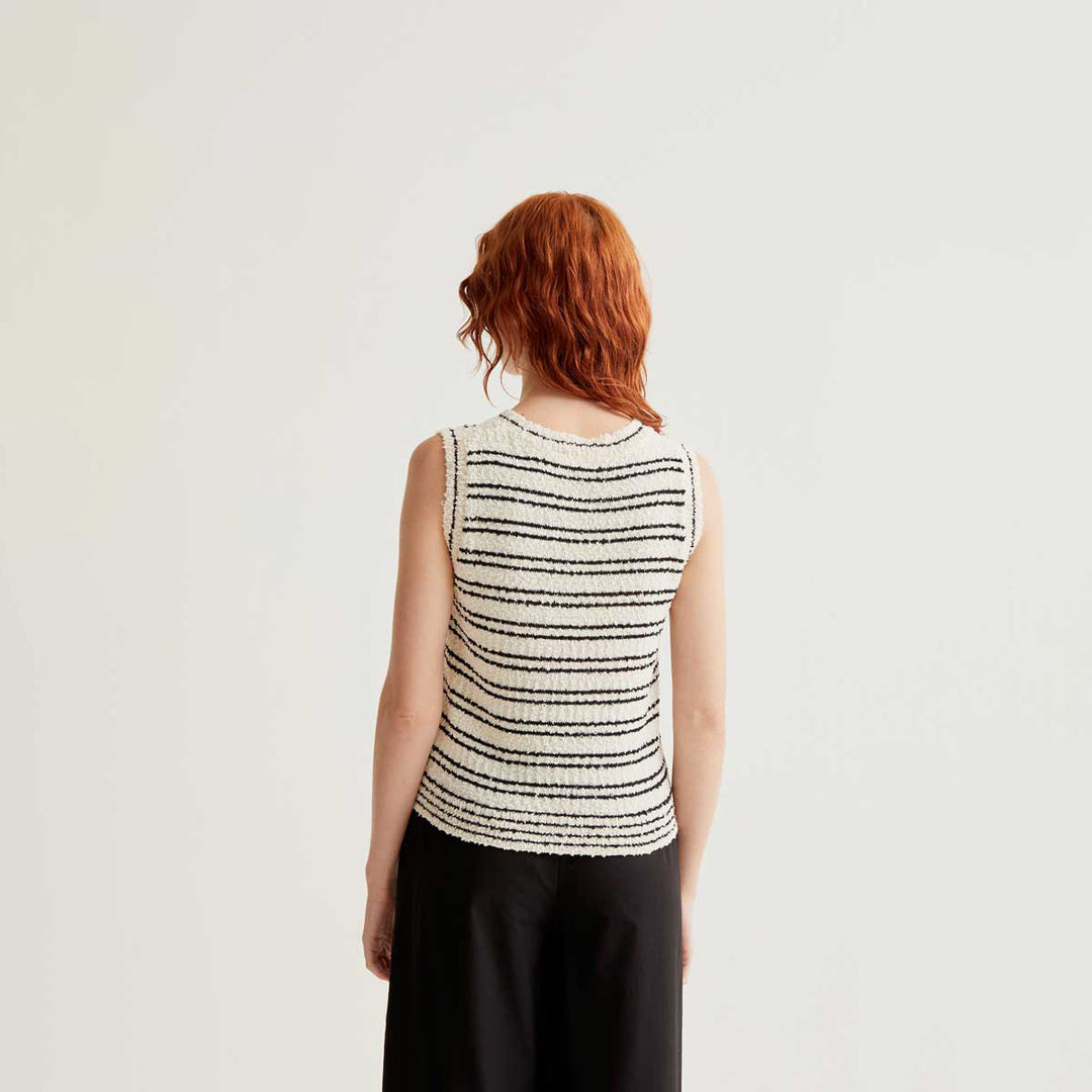 TOP- Compañía Fantástica, Punto texturizado con rayas negras