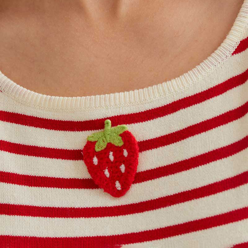 TOP - Compañía Fantástica, Rayas blanco y rojo con bordado de fresa
