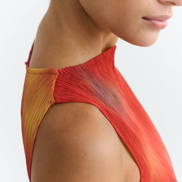 TOP - Thinking Mu, Plisado rojo flowers Dora