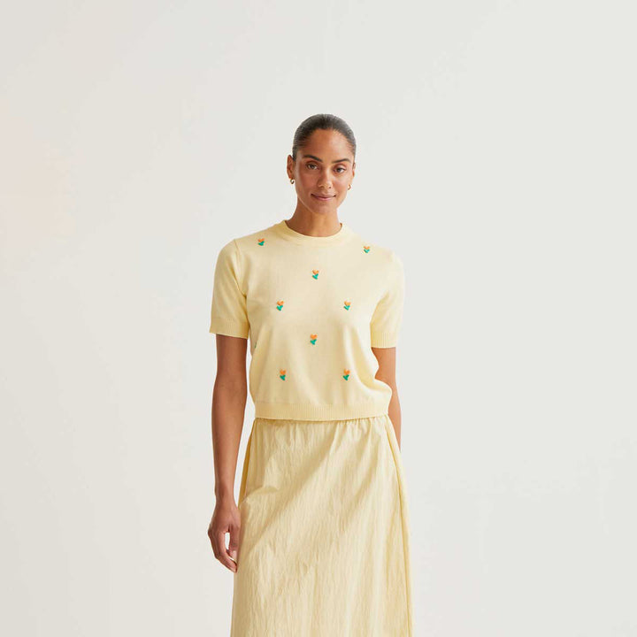 TOP - Compañía Fantástica, Punto suave amarillo con flores
