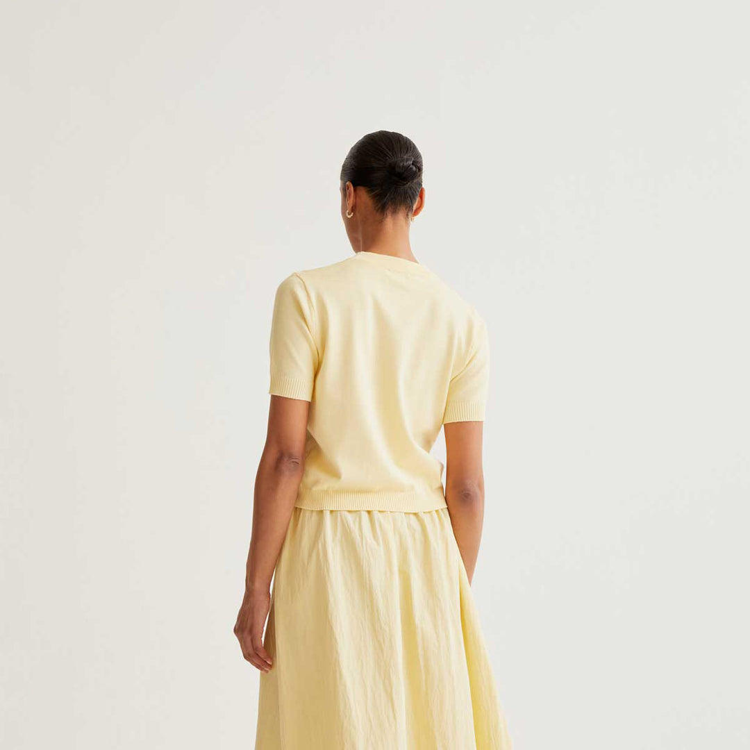 TOP - Compañía Fantástica, Punto suave amarillo con flores