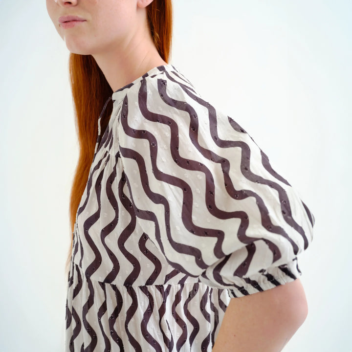 VESTIDO - Compañía Fantástica, Largo Playero con estampado Wave Black & White