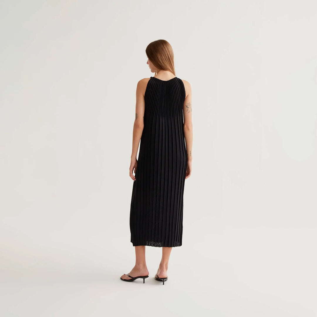 VESTIDO - Compañía Fantástica, Largo Plisado Negro