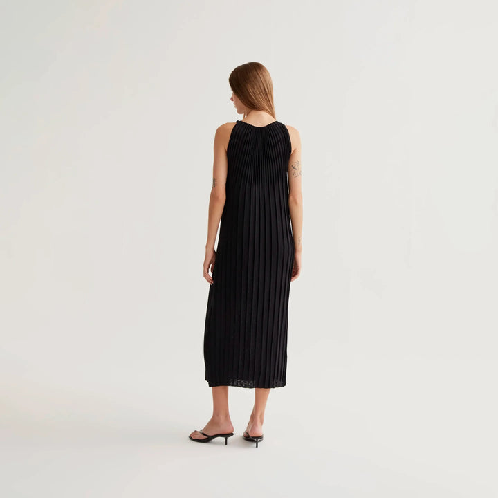 VESTIDO - Compañía Fantástica, Largo Plisado Negro