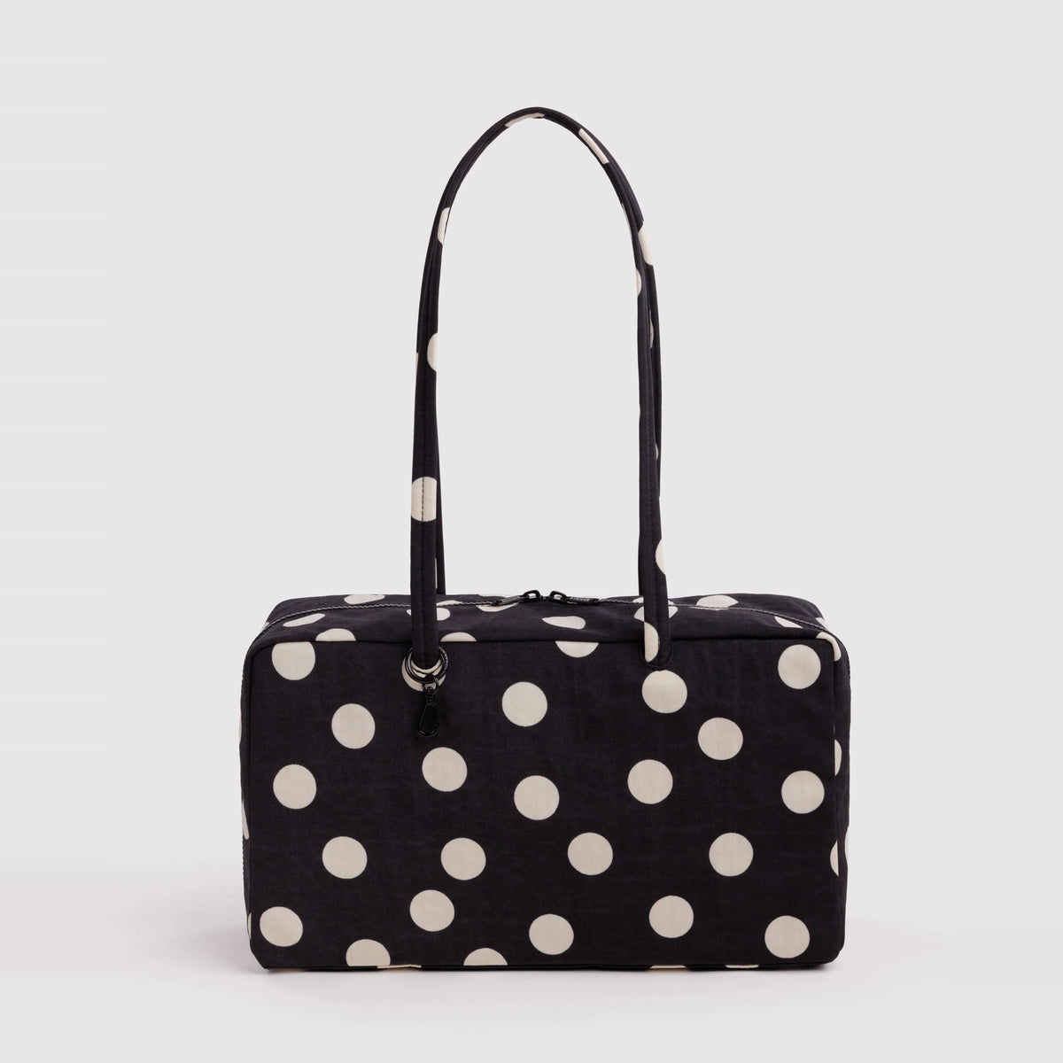 Medium Nylon Bowler Bag Black and Cream Polka Dot de Baggu – foto 1