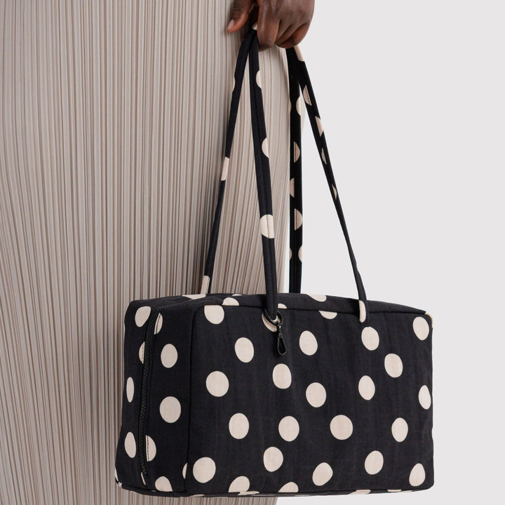 Medium Nylon Bowler Bag Black and Cream Polka Dot de Baggu – foto 3