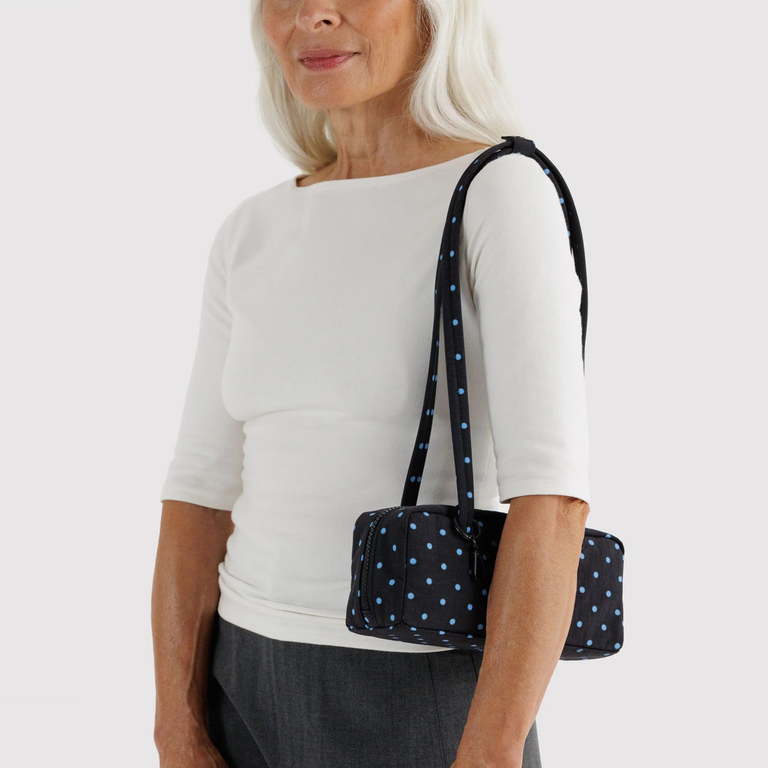 Small Nylon Bowler Bag Black and Sky Blue Micro Dot de Baggu – foto 2