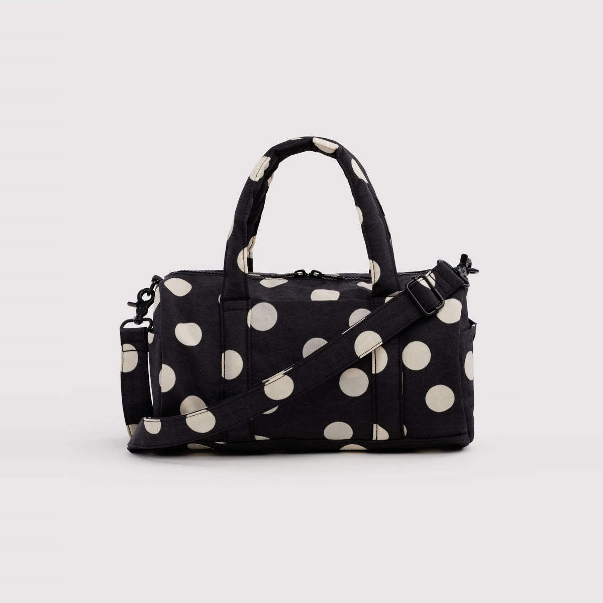 Nylon Duffle Bag Black and Cream Polka Dot de Baggu – foto 1