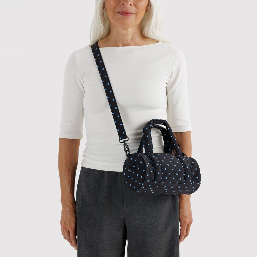 Small Nylon Duffle Bag Black and Sky Blue Micro Dot de Baggu – foto 2