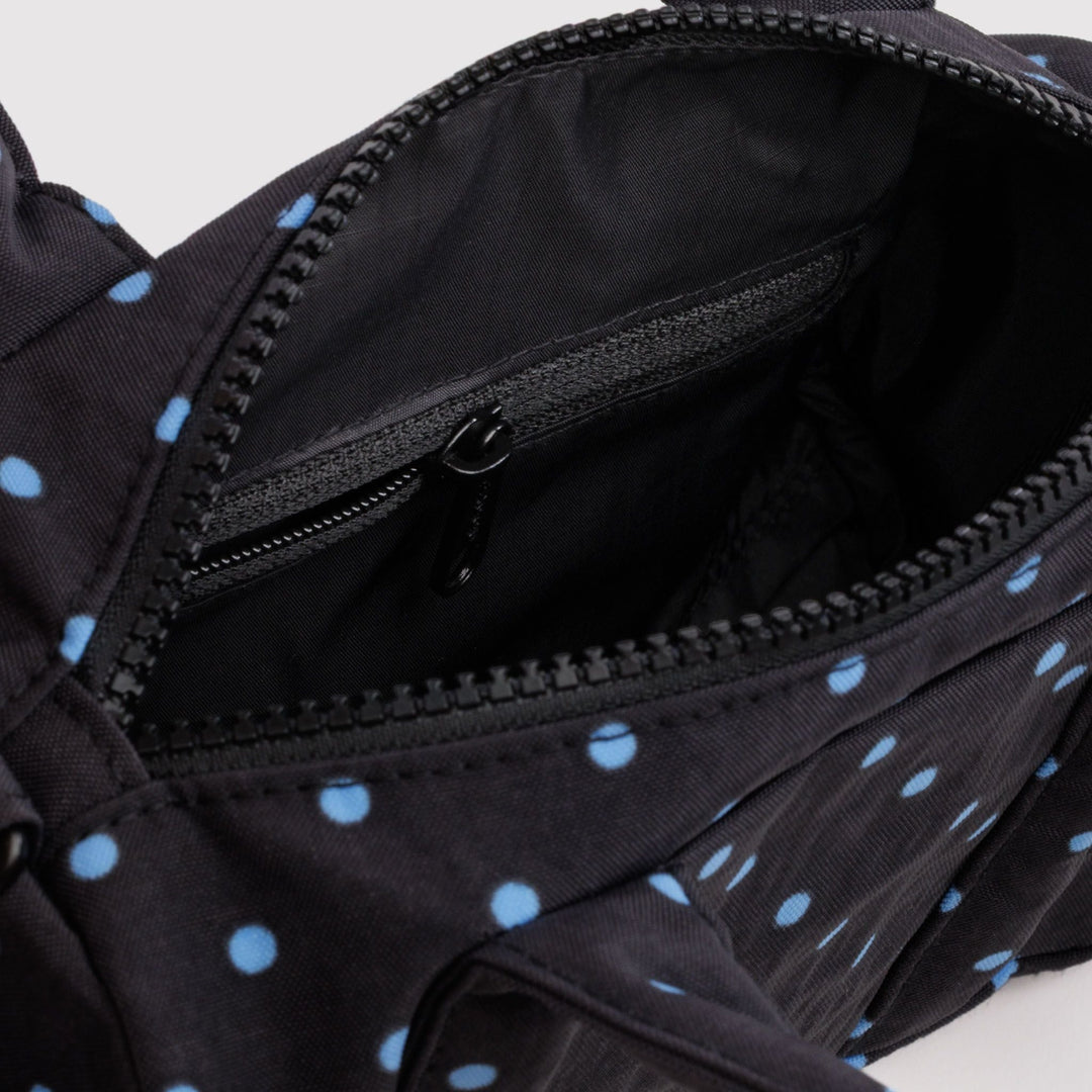 Small Nylon Duffle Bag Black and Sky Blue Micro Dot de Baggu – foto 5